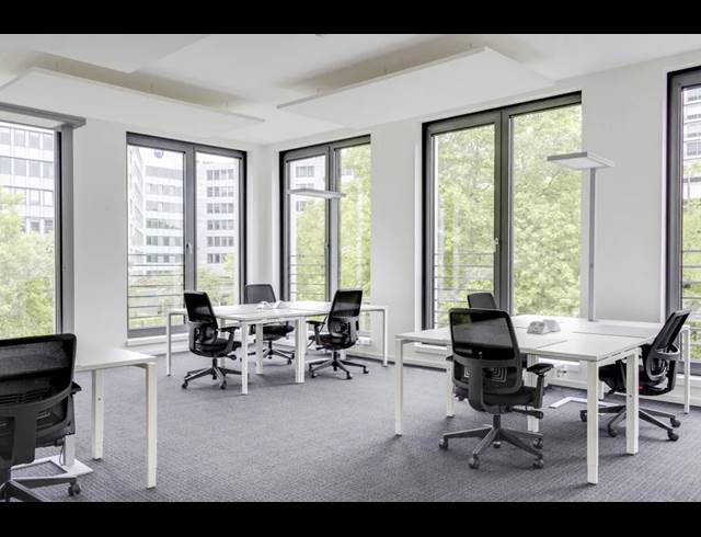25M² OFFICE TO LET IN VORNA VALLEY